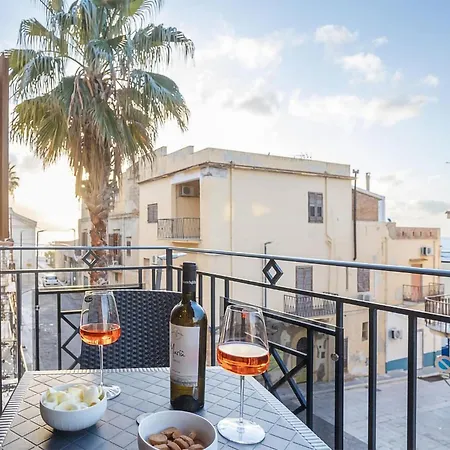 1 Bedroom Beautiful In Balestrate